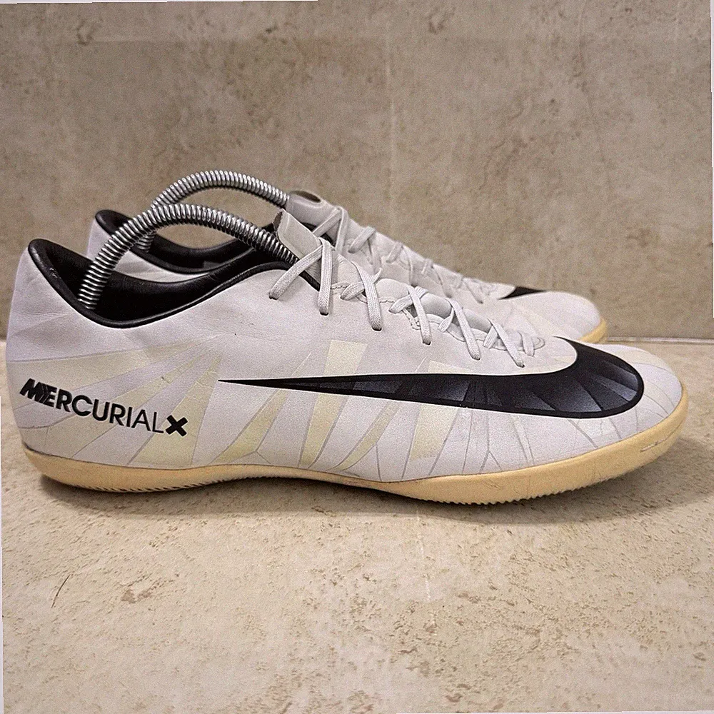 Nike Mercurial Vortex Soccer Shoes Mens 10.5 White Indoor Athletic 852533-401