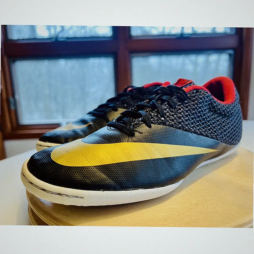 Nike Mercurial X Pro IC Men Sz 11 Indoor Soccer Cleats Red Black Gold 725244 076