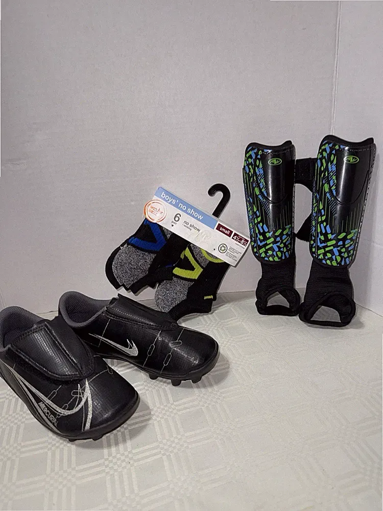Nike Mercurial Youth Soccer Cleats Shin Guards Socks Bundle Kids Soccer Gear