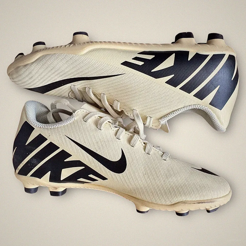 Nike Mercurial Zoom Vapor 15 Club FG Soccer Cleats Boys 1Y Lemon DJ5958-700