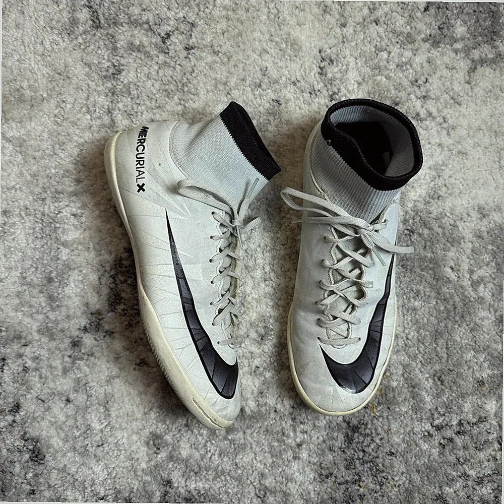 Nike MercurialX Victory VI DF CR7 Kids Indoor Soccer Shoes Grey 903611-401 7.5Y