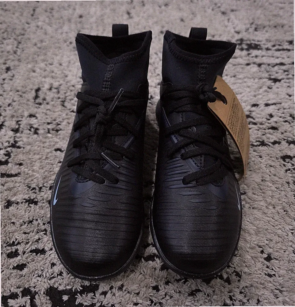 Nike Mid Top Turf Soccer Cleats Men's Lace-Up Sneaker Black Rubber Studded Sole