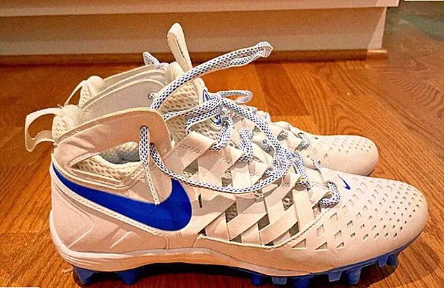 NIKE Nike Huarache V lacrosse cleat - BOYS - NEW - Size 7.5 US