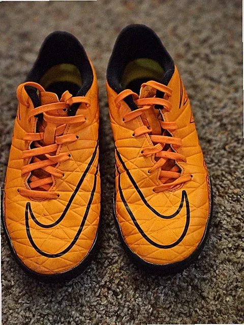 Nike Orange Black Soccer Shoes Rubber Cleats Lace Up Low Top Synthetic