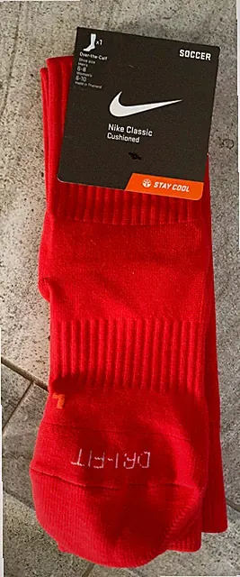Nike Over the Calf Cushioned Soccer Socks Red Men 6-8 women 6-10 shoe size