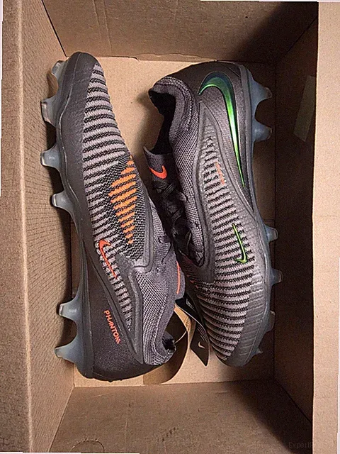 Nike Phanthom Size 10