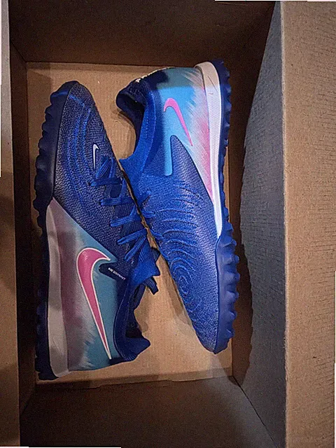Nike Phanthom Size 9