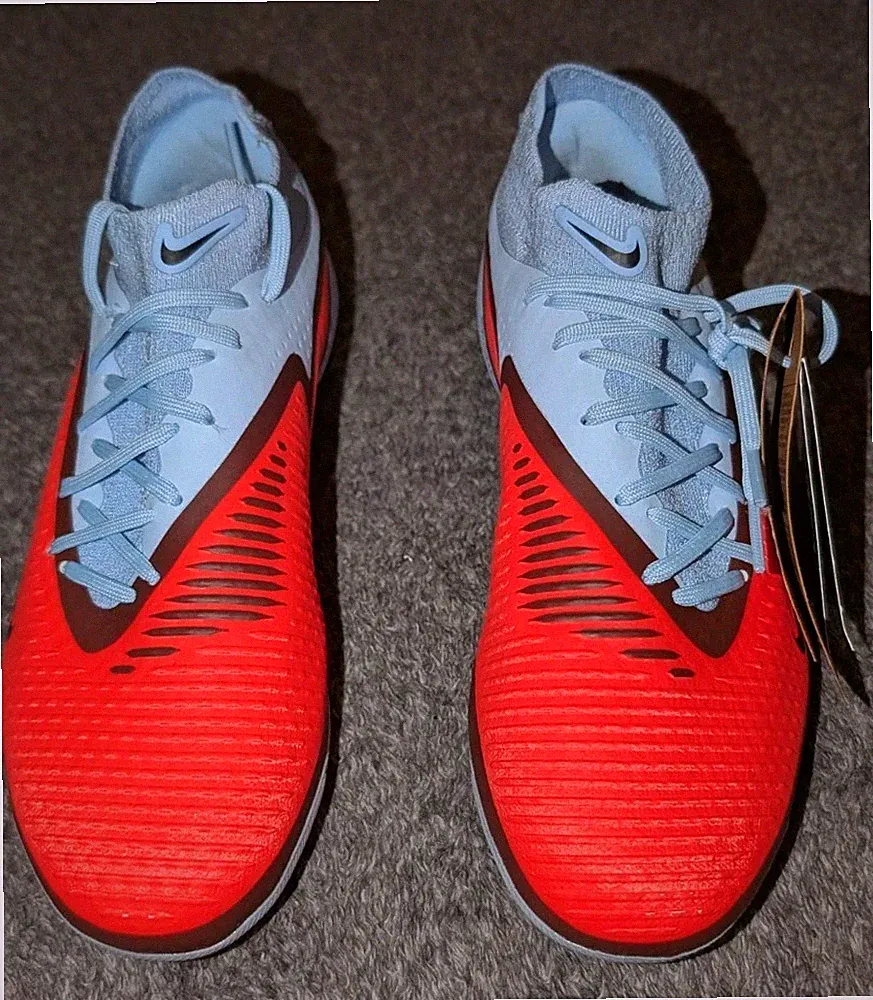 soccer cleats size 6