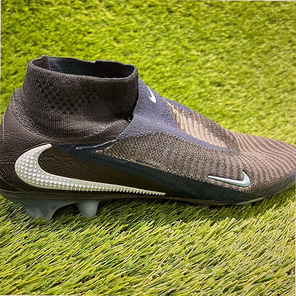 soccer cleats mens size 8