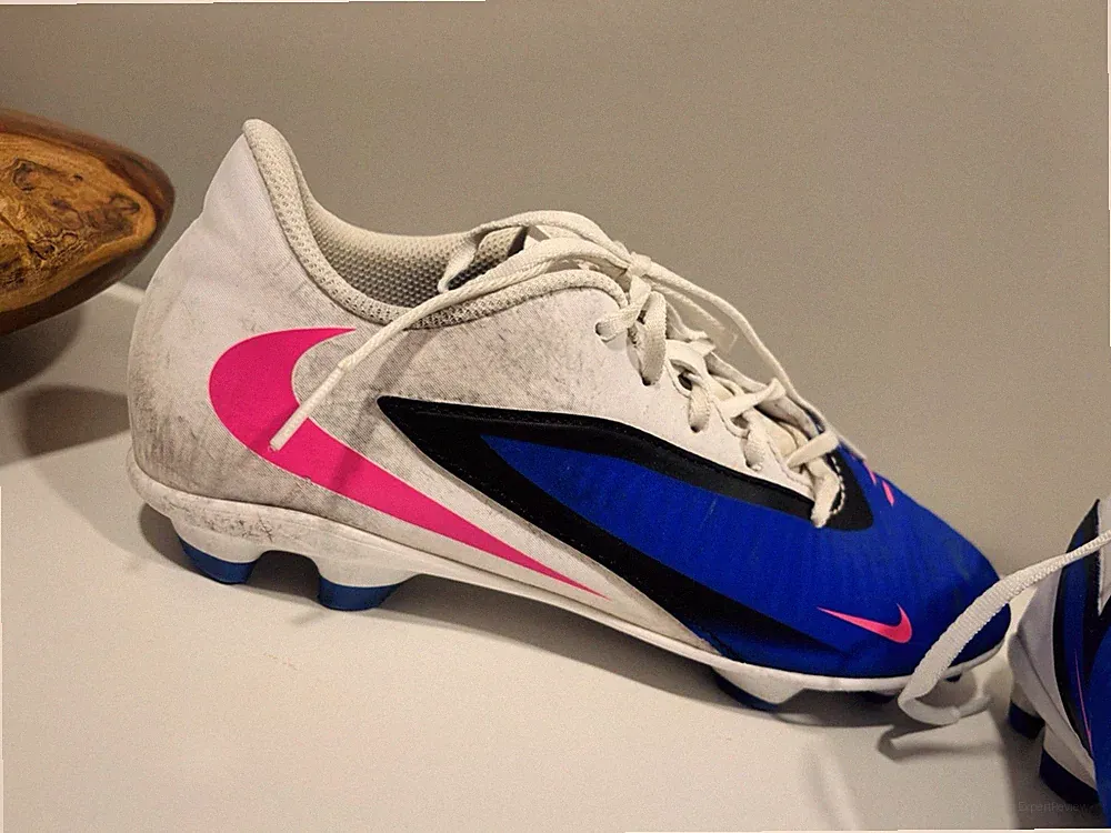 Nike Phantom FG Soccer Cleats – Women’s Size 8 – Blue/Pink