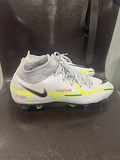Nike Phantom Gray/Yellow Football Soccer Cleats with metal studs