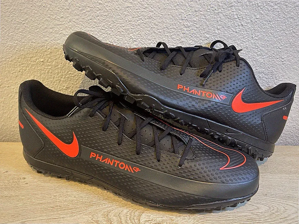 Nike Phantom GT Club Indoor Soccer Shoes Boots TF Bred CK8469-060 Mens Size 11.5