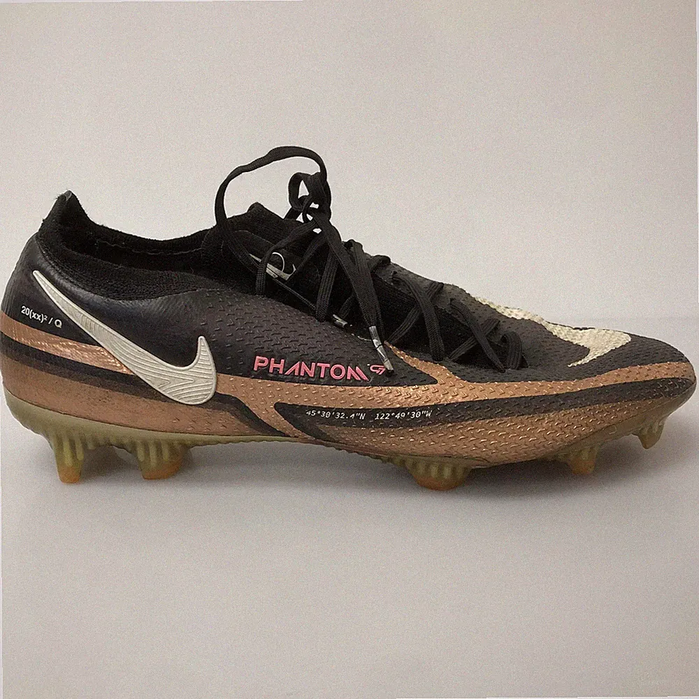 mens soccer cleats size 11.5