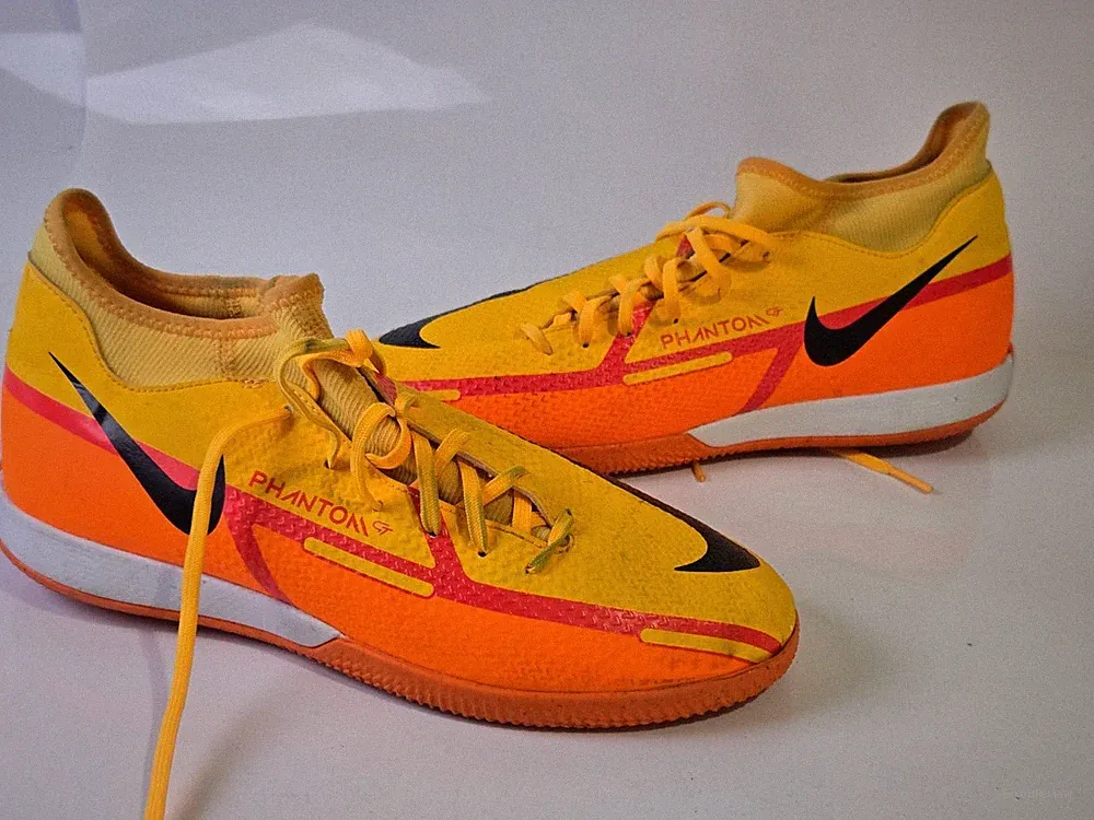 Nike Phantom GT2 Academy IC Men's Yellow / Orange Indoor Soccer Cleats US Size 7