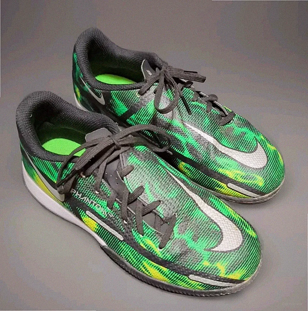 Nike Phantom GT2 Academy SW Indoor Soccer Cleats Sz 2.5 Youth Black/Green Volt