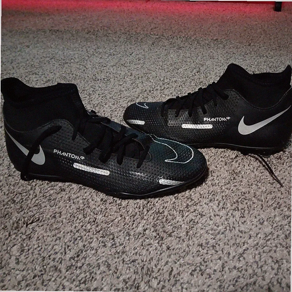 Nike Phantom GT2 Club Black Silver soccer cleats BRAND NEW Size 8