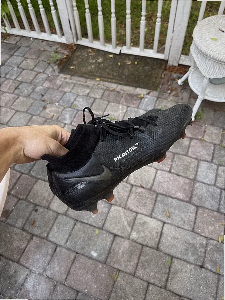 Nike Phantom GT2 ELITE soccer cleats US size 9.5