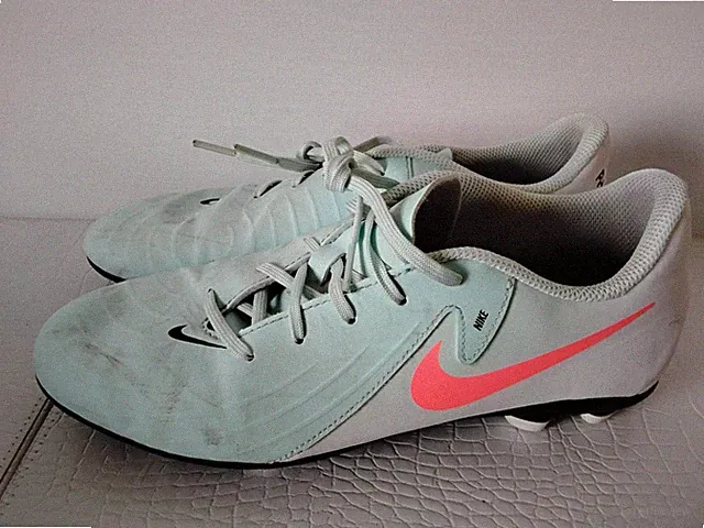 Nike Phantom GX 2 Club Multi-Ground Soccer Cleats FJ2557-300 Men's 6.5 Women’s 8