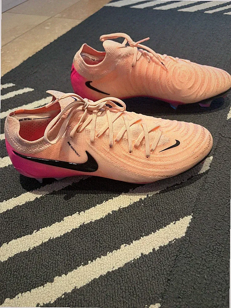 Nike Phantom GX 2 Elite FG Soccer Cleats Size 8.5 mens - pink