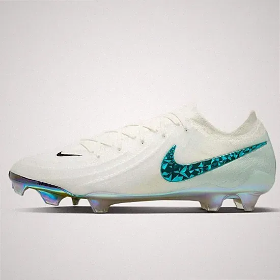 Nike Phantom GX 2 Elite LV8 FG Low Top Soccer Cleats (HV4890-100)