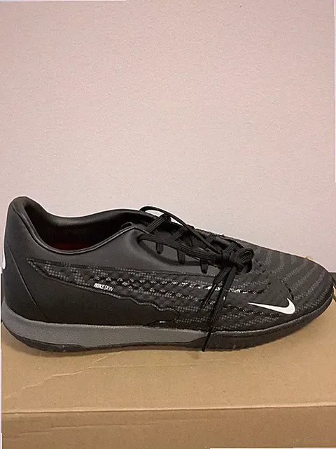 Nike Phantom GX Academy IC Indoor - Men’s 8 Women’s 9.5 NEW