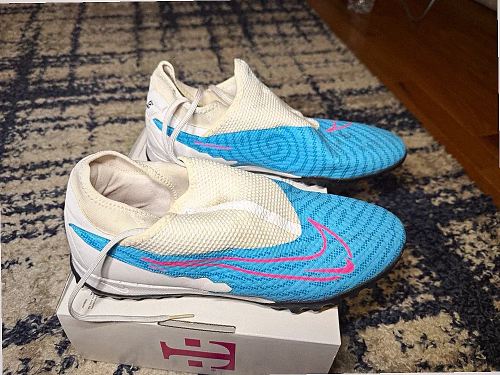 Nike Phantom GX Academy Turf Soccer Shoes/Cleats Blue/White/Pink US 4Y