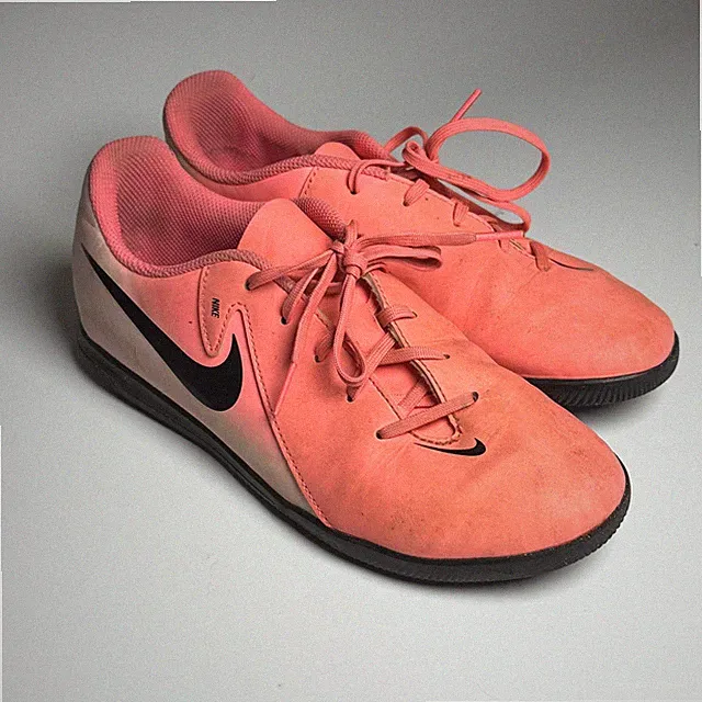 Nike Phantom GX Club IC Kids Indoor Soccer Shoes 5.5Y Sunset Pulse FJ2606-600