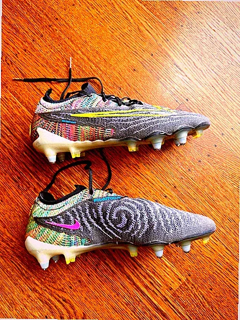 Nike Phantom GX Elite size 7.5- Charcoal / Rainbow Knit - Worn twice