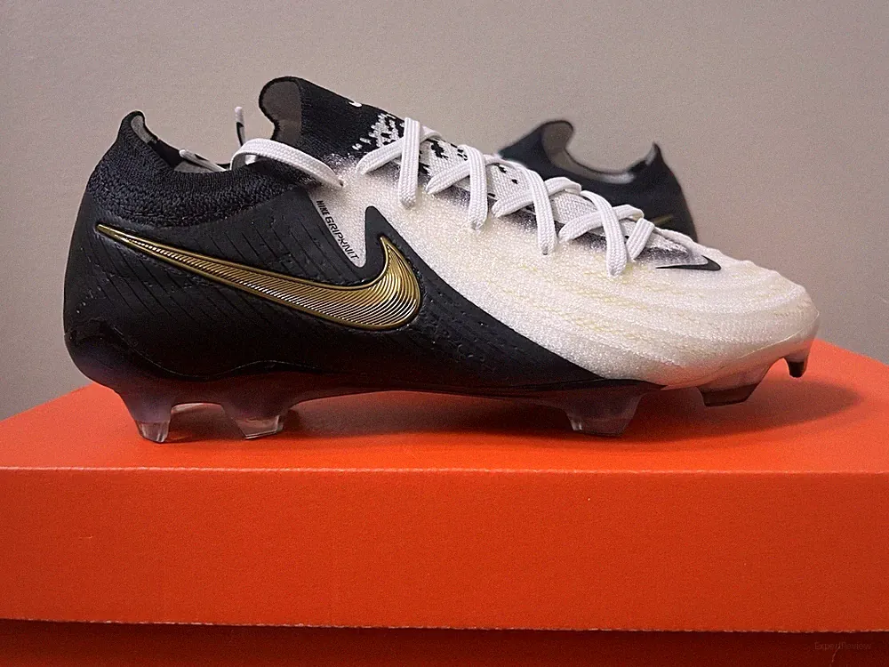 Nike Phantom GX II Elite FG Soccer Cleats White Black Metallic Gold FJ2559-100