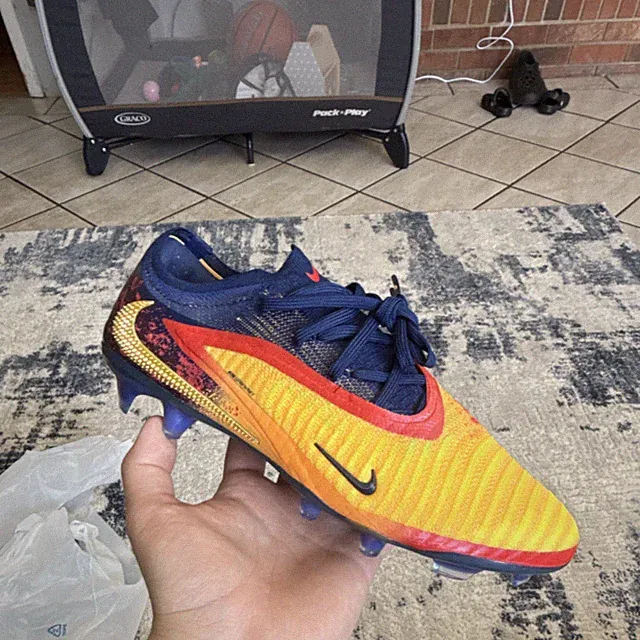 Nike Phantom GX Soccer Cleats Gradient Yellow Blue Red DD9473-800