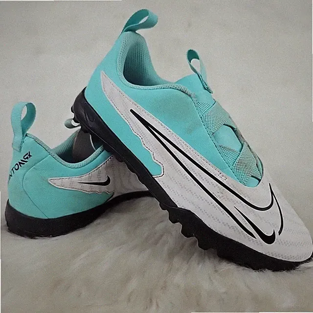 NIKE Phantom GX White Blue Indoor Soccer Futsal Futbol Shoes Cleat Youth Sz 4.5Y