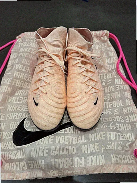 Nike Phantom Luna 2 Elite FG Soccer
