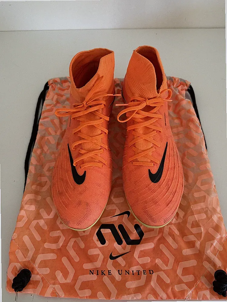 Nike Phantom Luna FG Guava Ice Soccer Cleats Women’s Size 12 w/ Bag