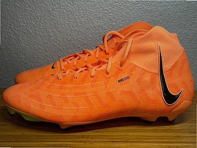 Nike Phantom Luna FG Soccer Cleats Guava Ice/Black FN8507-800 Wmns 14/ Mens 12.5