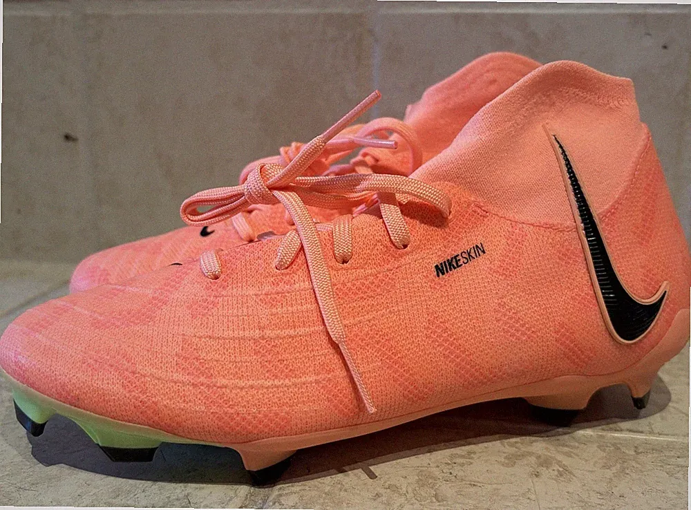Nike Phantom Luna FG Soccer Cleats Unisex Women’s SIZE 4.5 Guava Ice