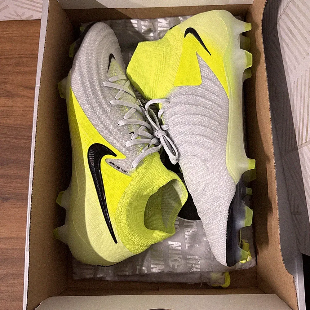 Nike Phantom Luna II Elite FG Soccer Cleats | Men’s Size 9.5 - FJ2572 003