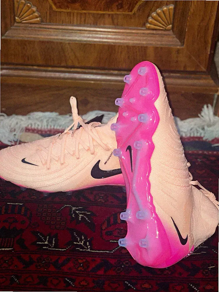 Medium Soccer Cleats for Men