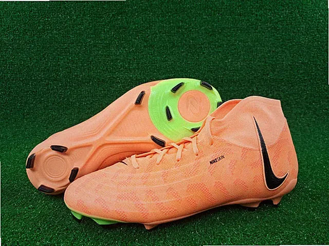 Nike Phantom Luna NU FG Guava Ice Soccer Cleats FN8507 800 Women's Size 13 NEW