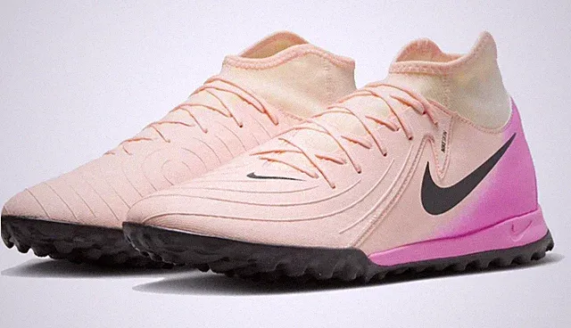 Nike Phantom Luna Turf Soccer Shoes Mens Size 11 Peach Pink FJ2566-800
