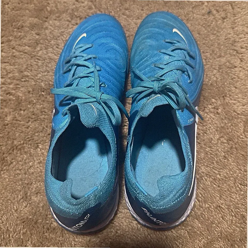 Nike Phantom Men’s Turf Soccer Cleats Low Top Lace-Up Blue/White FJ2583