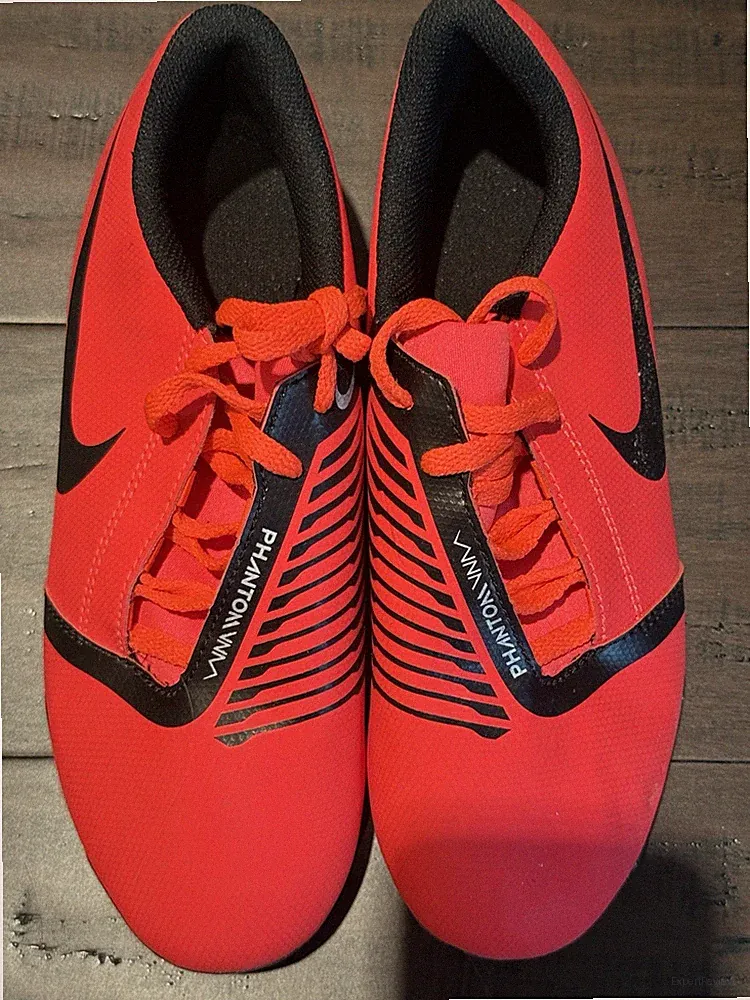 Nike Phantom Size 5.5 Youth Soccer Cleats