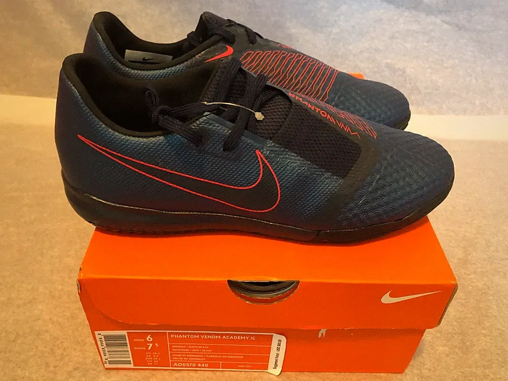 NIKE Phantom Venom Academy IC INDOOR SOCCER CLEATS Men's Size 6 AO0570-440 NEW