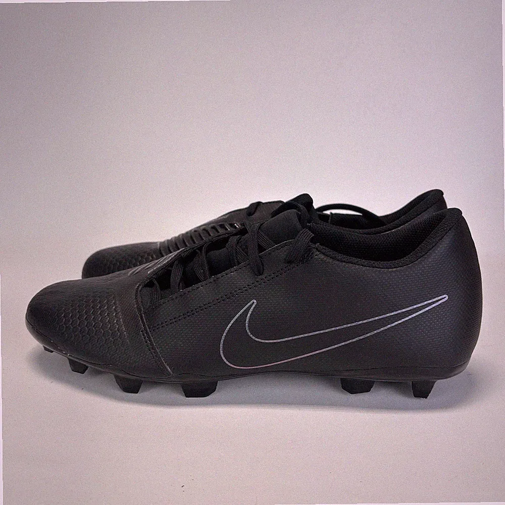 mens soccer cleats size 10