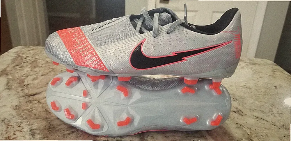 nike phantom venom elite fg acc soccer cleats AO0401-906 Size 4Y Or Women’s 5.5