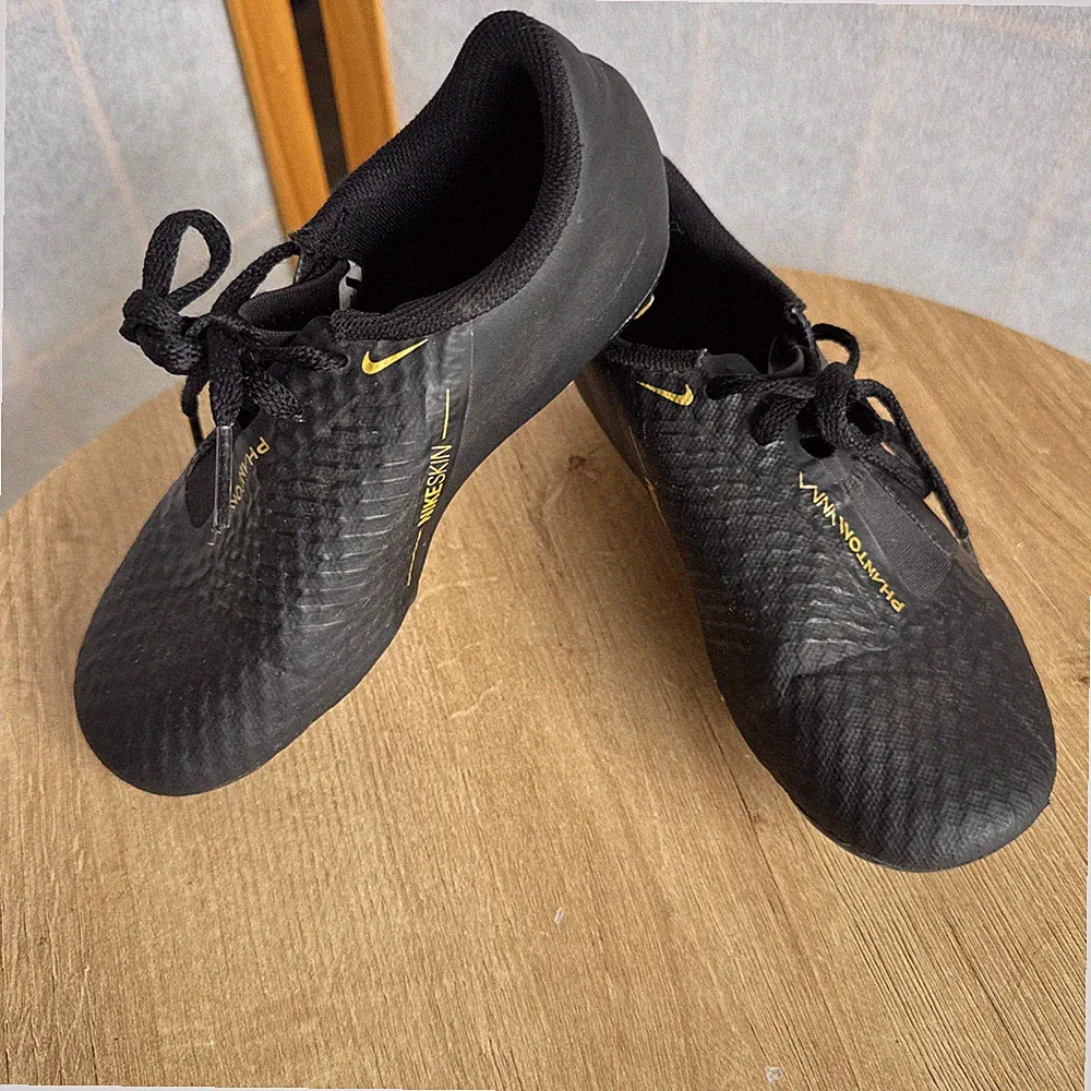 Nike Phantom Venom Elite FG Soccer Cleats Child Children’s Size 12.5C Black Gold