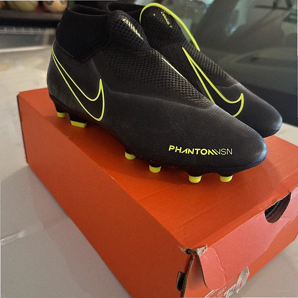 Nike Phantom Vision Academy DF MG 'Black Volt' Men's Soccer Cleat Size 6.5