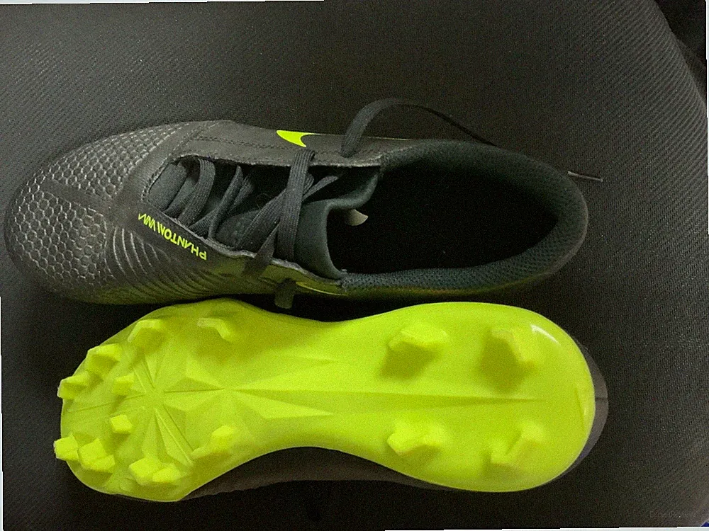 Nike Phantom VNM Soccer Cleats Size 7