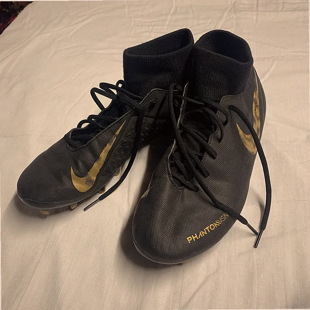Nike Phantom VSN Outdoor Soccer Cleats Size 7.5 Boys Black/gold Excellent Cond