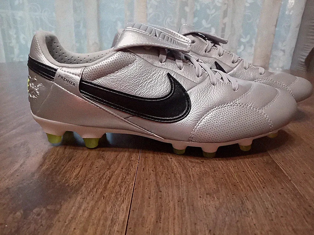 Nike Premier 3 FG Metallic Silver AT5889-004 Men’s Size 7.5 Soccer Cleats