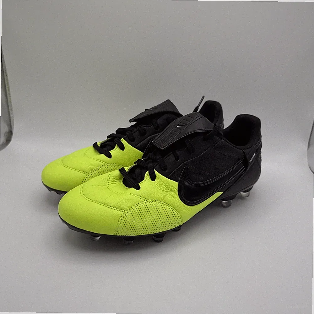 Nike Premier 3 Firm Ground Soccer Cleats AT5889-009 Mens Size 6.5 Black Volt